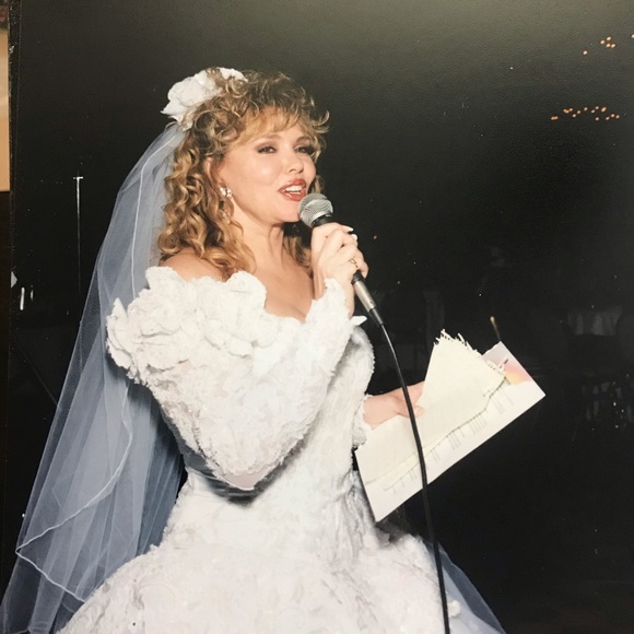 Designer wedding gown and Veil. - Picture 4 of 8